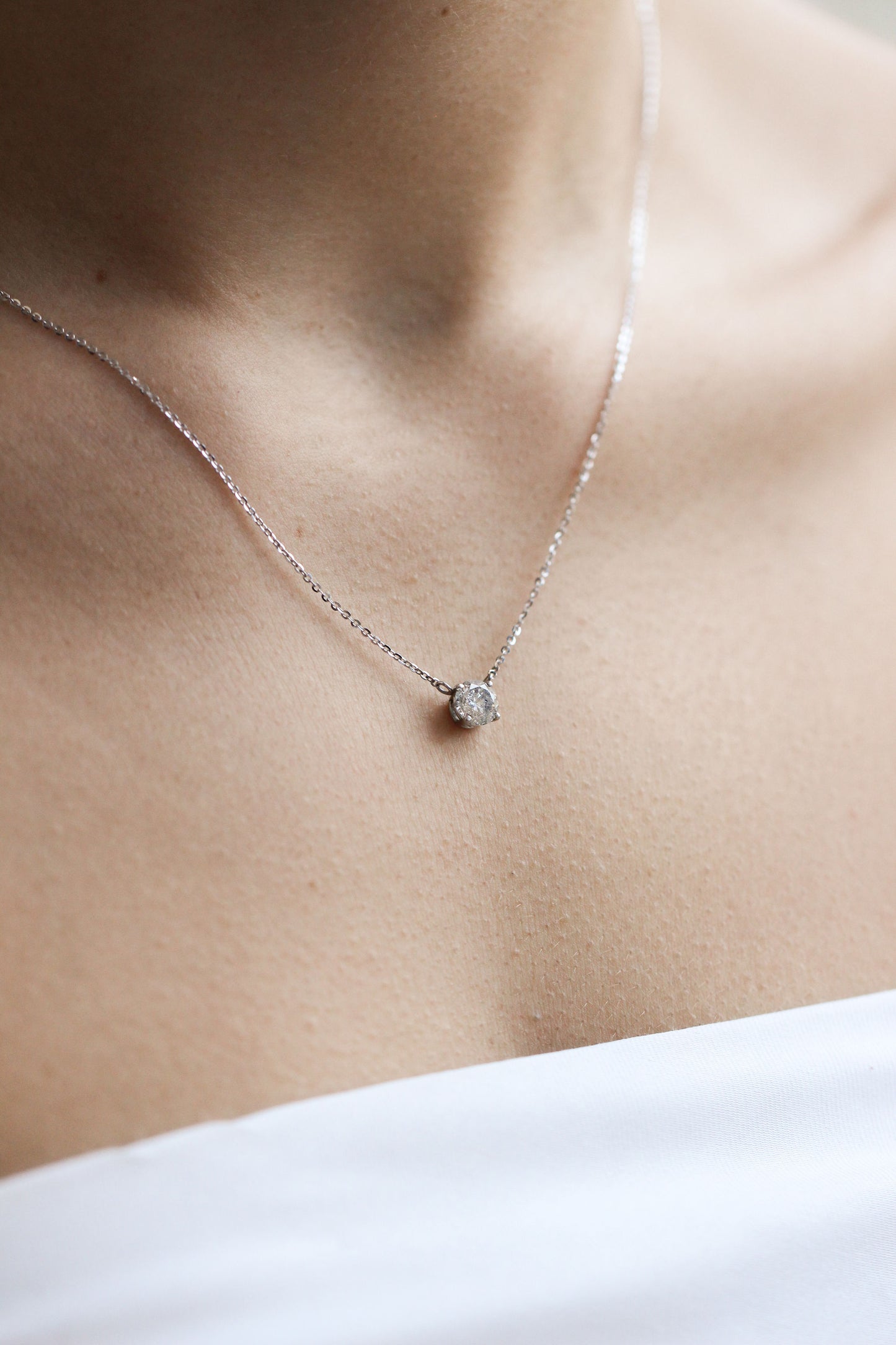 Dije de Diamante Redondo